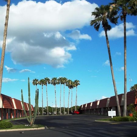 Victoria Palms Inn And Suites Donna Exterior photo
